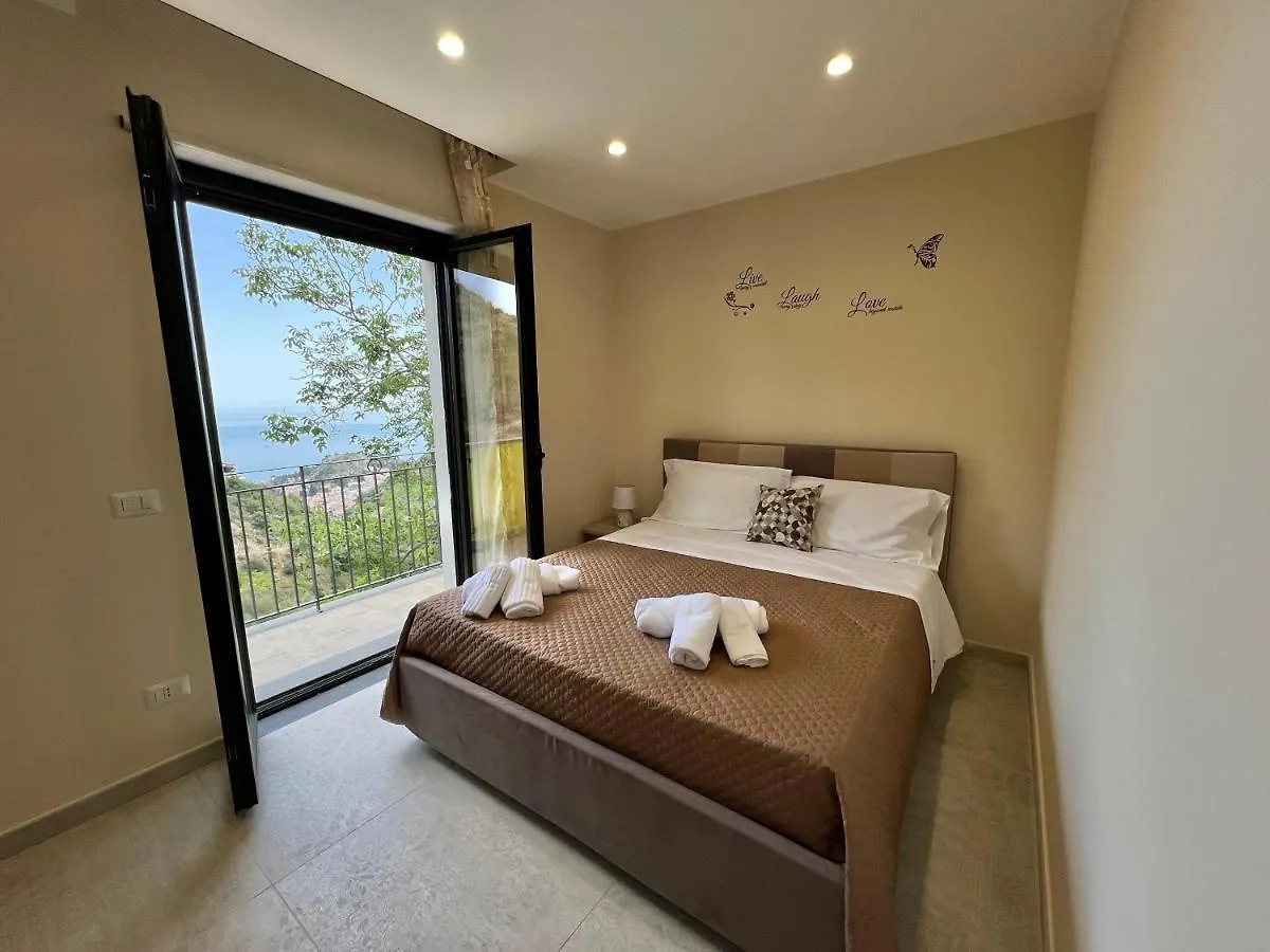 La Vie Est Belle Villa Taormina