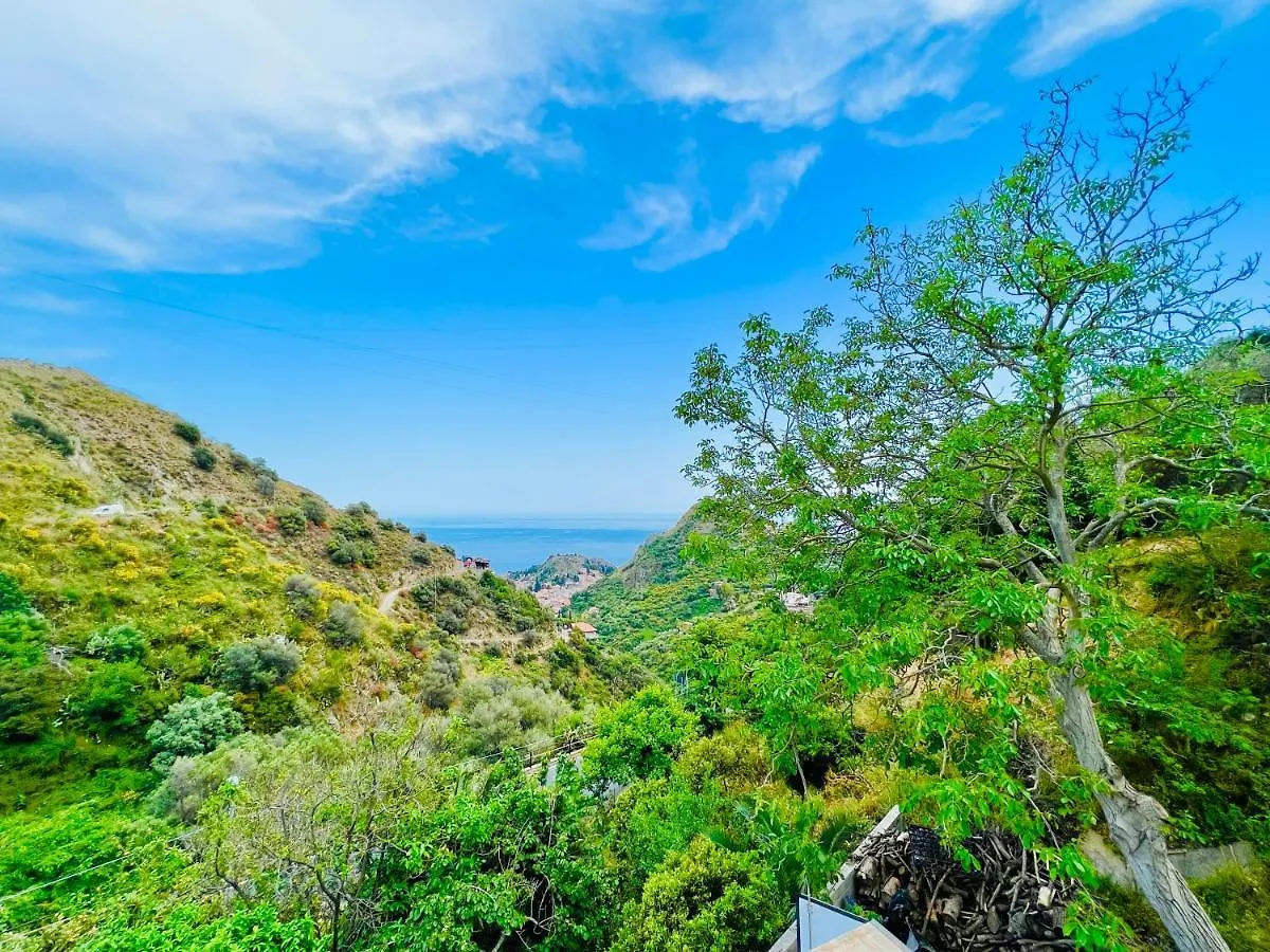 La Vie Est Belle Villa Taormina 0*,  Italien
