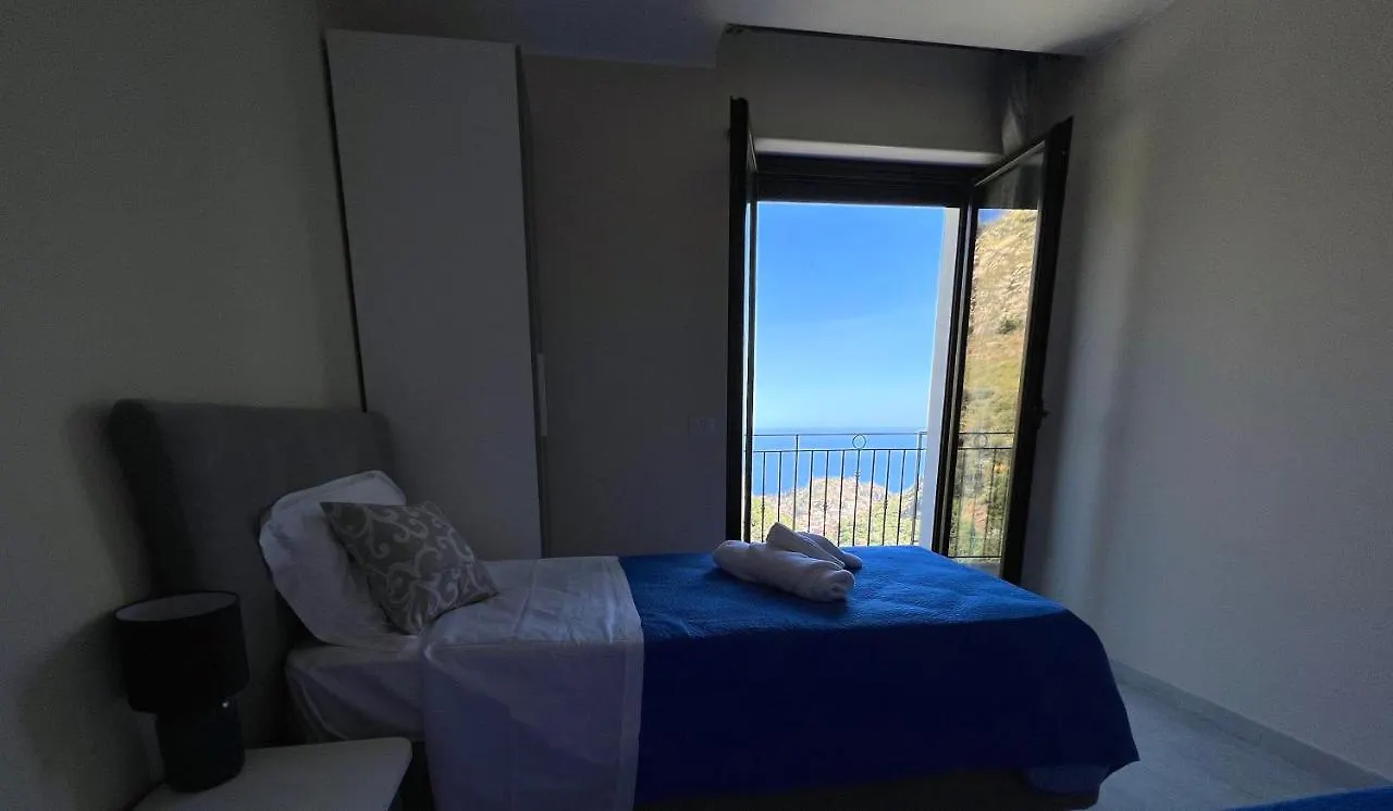 La Vie Est Belle Villa Taormina 0*,